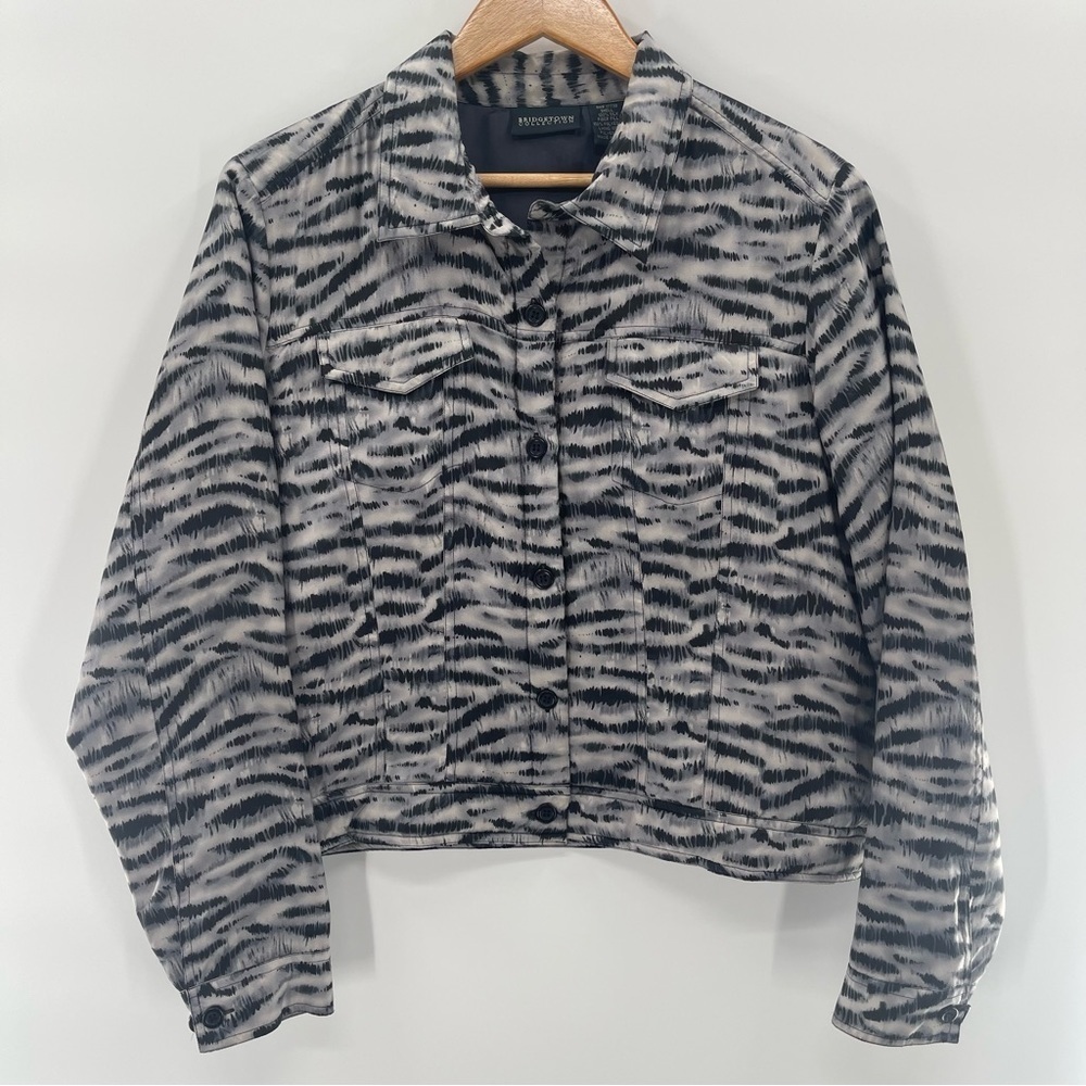Silk Black and Gray Tiger Animal Print Button Front Jacket Top Size Medium